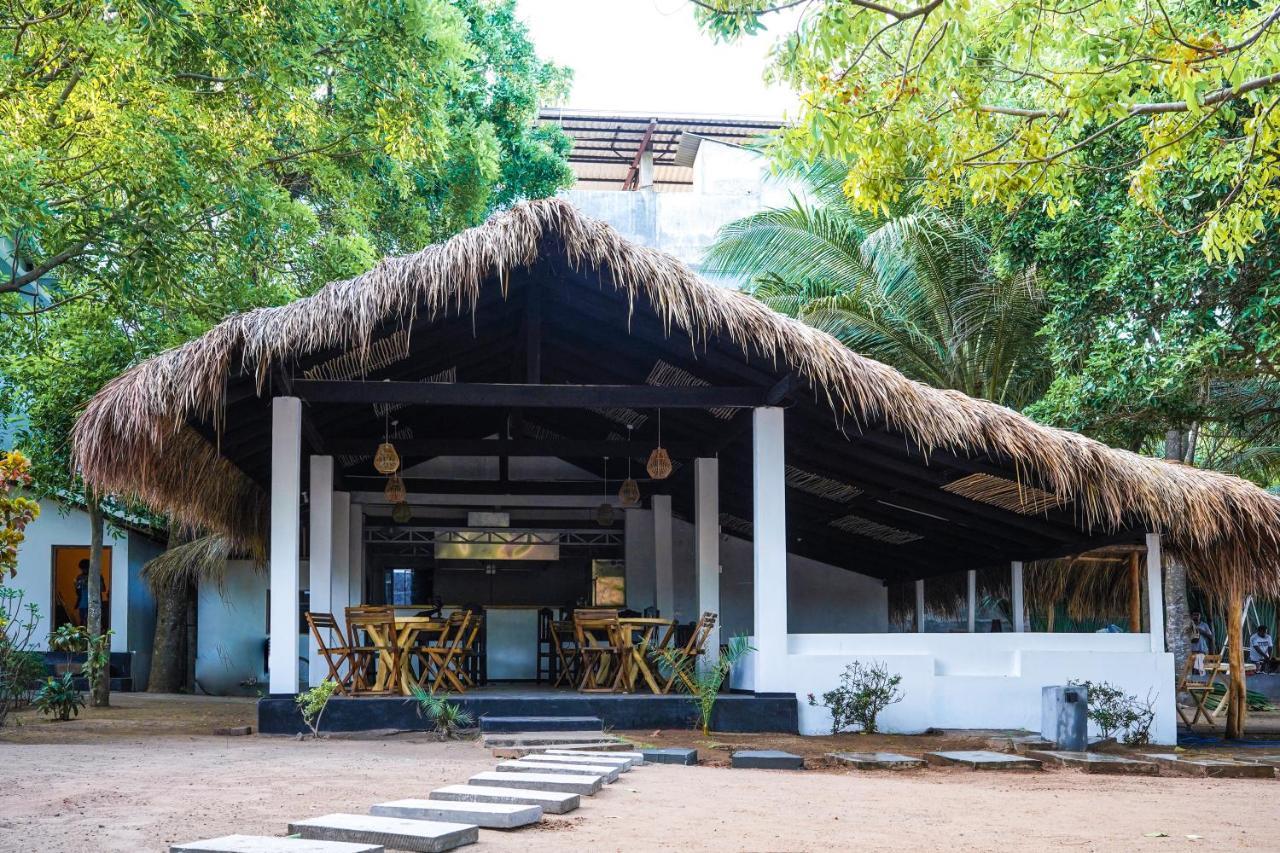 Atteriya Chill Hotel Arugam Bay Exterior foto